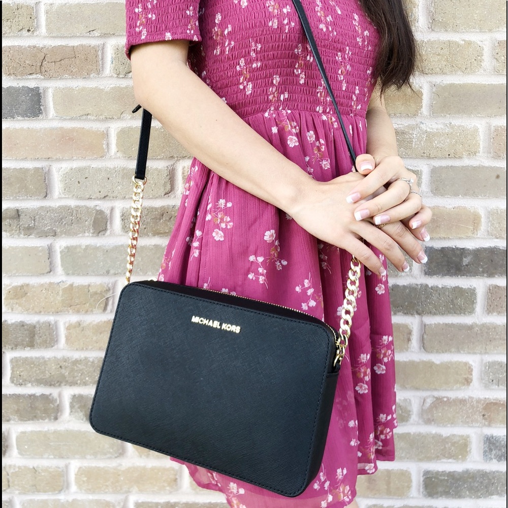 Gaby’sBags👜💕-NWT Michael Kors Crossbody Black - Picture 1 of 7
